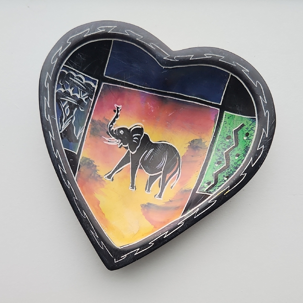 Heart-Shaped Elephant Art Decor Catch All Dish